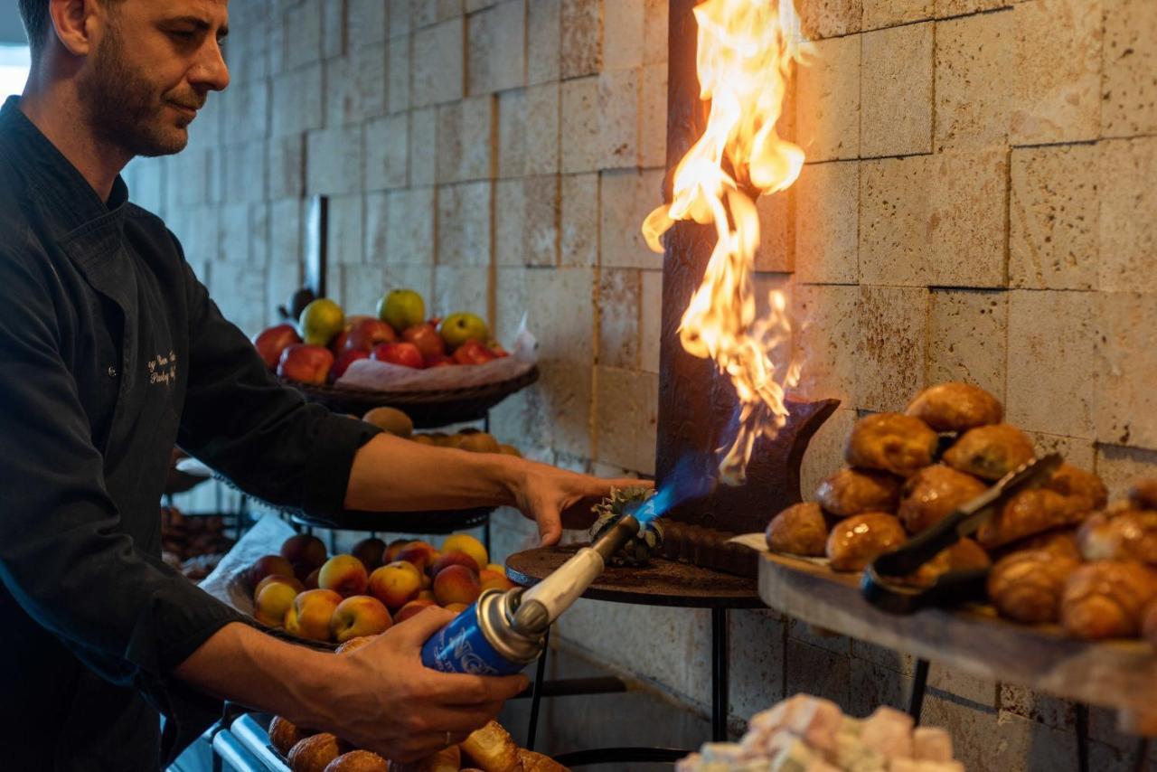 Crowne Plaza Tel Aviv Beach, An Ihg Hotel Экстерьер фото